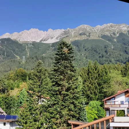Alpendohle Apartment *